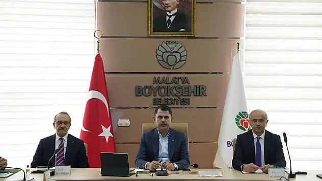 Bakan Kurum'dan deprem fırsatçılarına tepki: 5 bin TL'ye beton döküyorlarsa kapatın gitsin