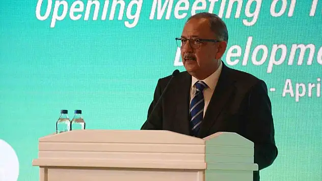 Bakan Özhaseki: Sene sonuna kadar 200 bin konut teslim edeceğiz!