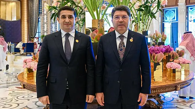Bakan Tunç, Azerbaycanlı mevkidaşı Ahmedov ile bir araya geldi