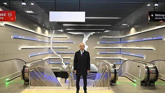 Bakan Uraloğlu: Bayramda otoyollardan 8,4 milyon araç geçti