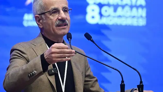 Bakan Uraloğlu: YHT ile Başkent'ten İzmir'i 3,5 saate düşüreceğiz