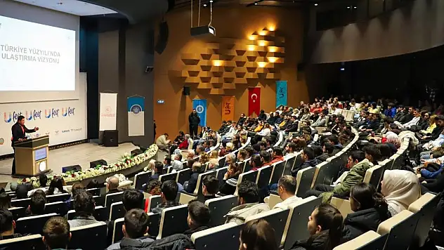Bakan Yardımcısı Boyraz, NEÜ'nde öğrencilerle buluştu