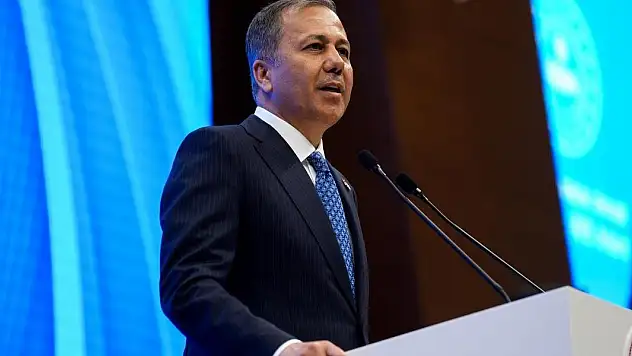 Bakan Yerlikaya: Darbenin gölgesinde yazılmış bir anayasa ile yol yürümek mümkün değil