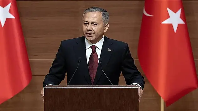 Bakan Yerlikaya'dan Diyarbakır'daki izinsiz mitinge ilişkin açıklama