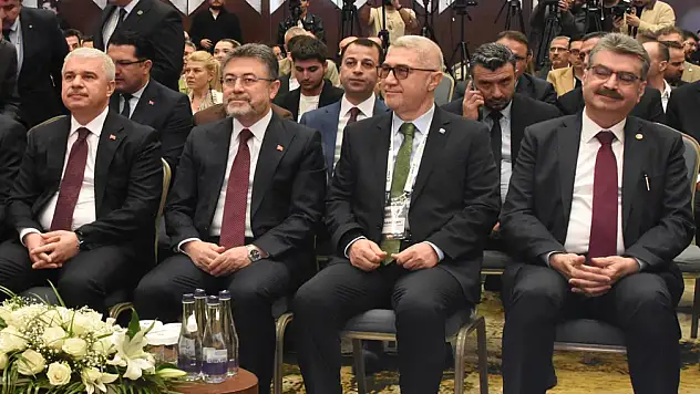 Bakan Yumaklı Konya'da konuştu: Alım fiyatları için üreticiyi koruyacağız!