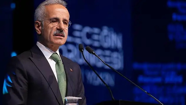 Bakan Yumaklı: Yapay zekayı en üst düzeyde kullanmak için çalışmalarımızı sürdürüyoruz
