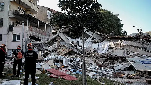 Balıkesir'de 786 artçı sarsıntı kaydedildi