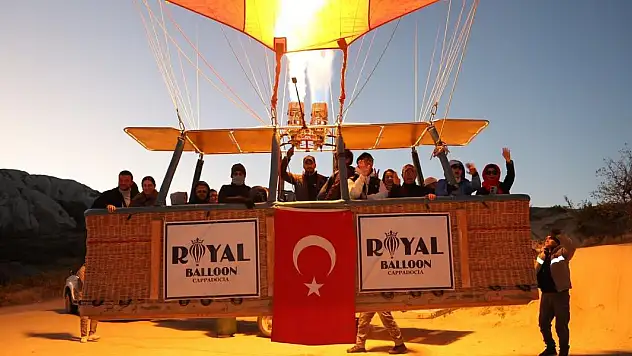 Balonlar Türk Bayrakları ile havalandı