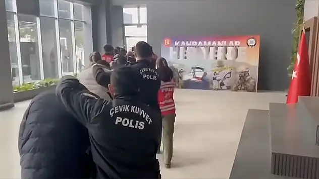 Banka Hesapları, Sahte Siteler, Sahte Kimlikler... Hepsi Çökertildi!