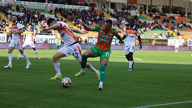 Başakşehirli stoper Konyaspor'a karşı forma giyemeyecek