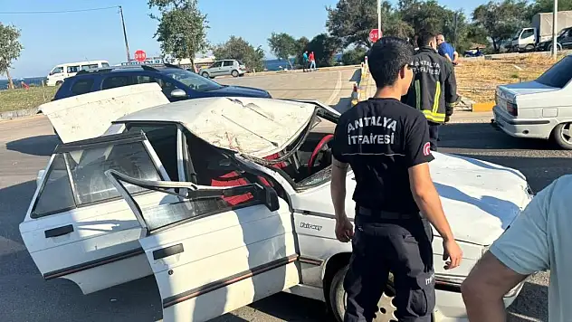 Başıboş gezen at kazaya neden oldu: 3 kişi yaralandı
