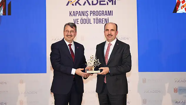 Başkan Altay bir kez daha takdir topladı: O projeler Konya'ya ödül getirdi!