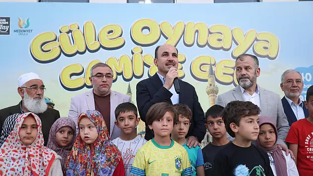 Başkan Altay çocuklarla sabah namazında buluştu! Bisiklet heyecanı başladı