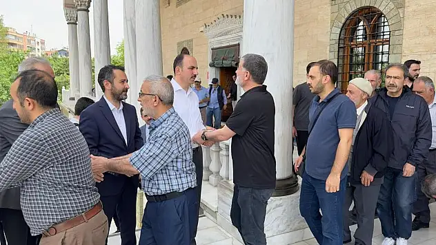 Başkan Altay Hacıveyiszade Camii'nde Vatandaşlarla Buluştu
