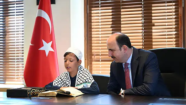Başkan Altay, hafızlık sınavlarını kazanan öğrencilerle bir araya geldi