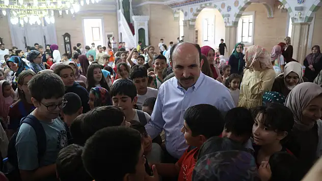 Başkan Altay, Konya'da Kur'an Kursu öğrencileriyle buluştu