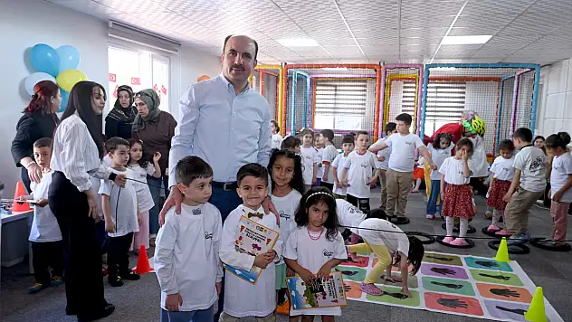 Başkan Altay, Konyalı miniklerin bisiklet heyecanına ortak oldu