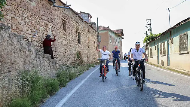 Başkan Kavuş pedalladı, Meram'ın tarihi ve doğası buluştu!