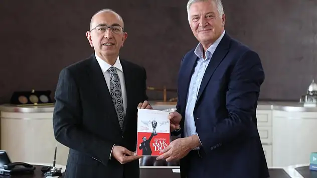 Başkan Kavuş'tan Prof. Dr. Şahin'e Teşekkür