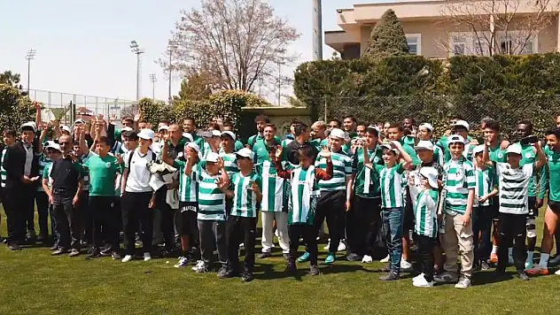 Başkan Kılca sözünü tuttu! Karataylı çocuklar Konyasporlu futbolcularla buluştu
