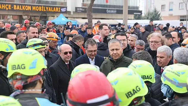 Başkan Pekyatırmacı, çöken binayla ilgili konuştu: Milletimizin başı sağolsun