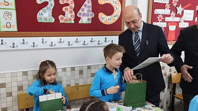 Başkan Pekyatırmacı, öğrencilerin karne sevincine ortak oldu