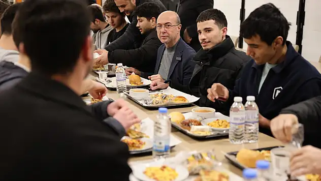 Başkan Pekyatırmacı: 'Öğrencilerimizin her zaman yanında olmaya devam edeceğiz'
