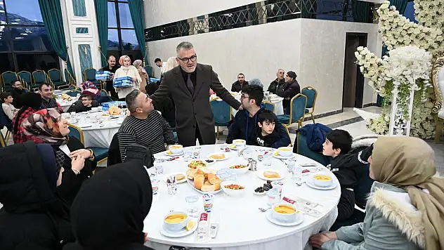 Başkan Ustaoğlu, Konya'da engelli bireylerle iftarda buluştu