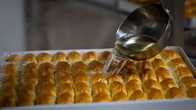 Bayram sofraları için sipariş yağmuru başladı! Günlük 40 tepsi baklava yetmiyor!