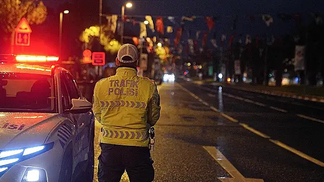 Bazı cadde ve yollar trafiğe kapatıldı