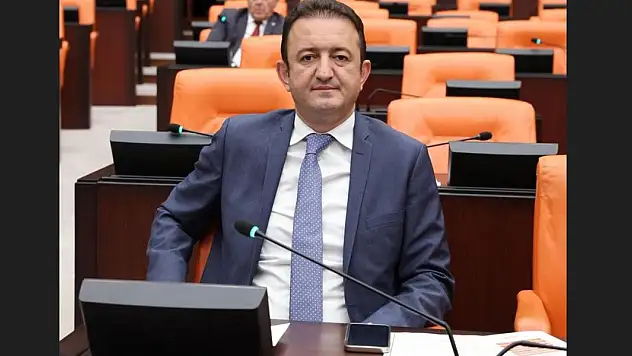 Bektaş: Atatürk'ü özlemle ve minnetle anıyoruz