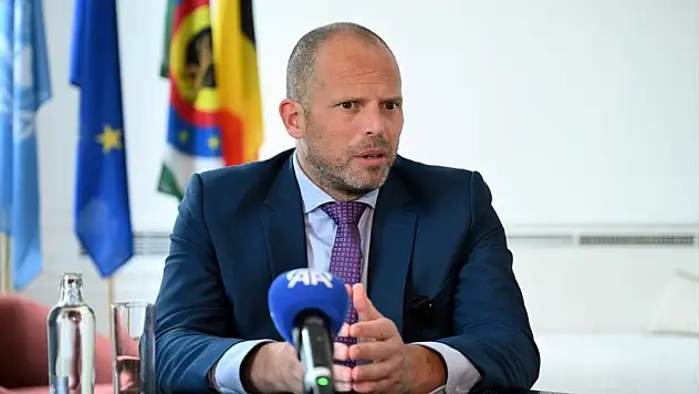 Belçika Savunma Bakanı Francken Türk Savunma Sanayisine övgüler yağdırdı