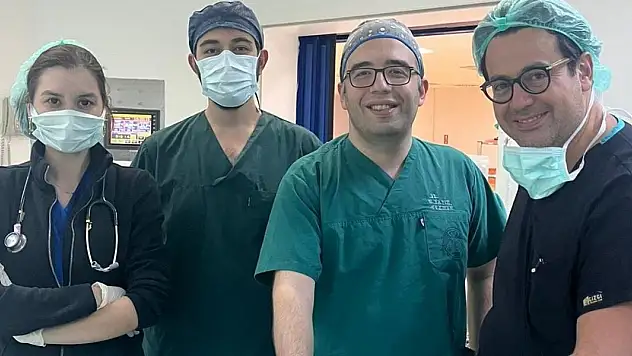 Beş günlük bebek, Selçuk Tıp'ta nefesine kavuştu