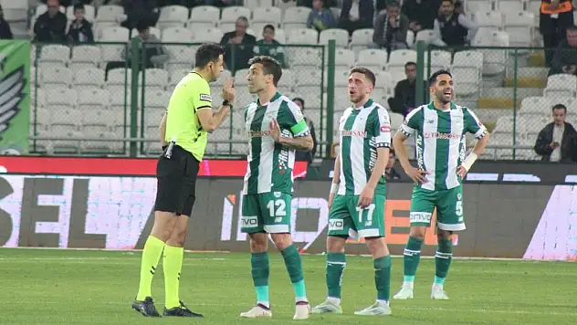 Beşiktaş'ı Konyaspor'un elinde Ali Şanalan da kurtaramadı! 9 kişi Konyaspor'dan tarihi galibiyet!