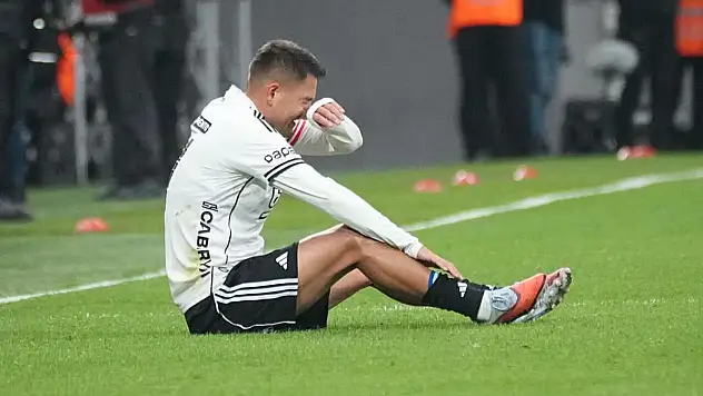 Beşiktaş'tan iki futbolcu ilk yarıyı kapattı