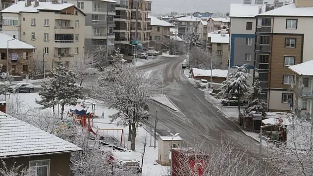 Beyşehir beyaza büründü