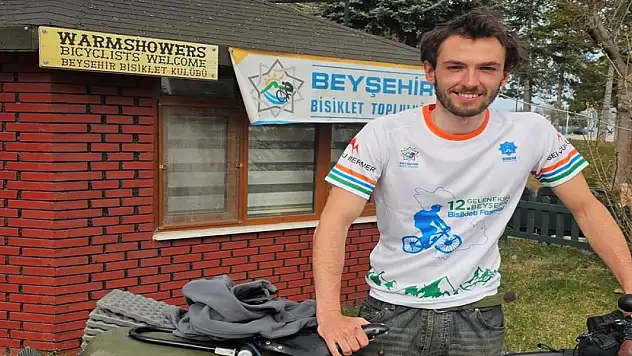 Beyşehir Bisiklet Evi'nin son misafiri İngiliz bisikletsever oldu