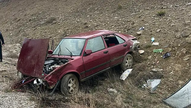 Beyşehir'de feci kaza: Otomobil devrildi 5 yaralı!