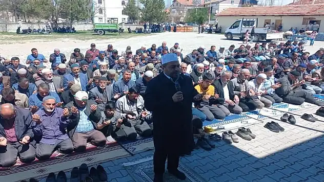 Beyşehir Gölü Havzası'nda çiftçilerin yağış beklentisi devam ediyor