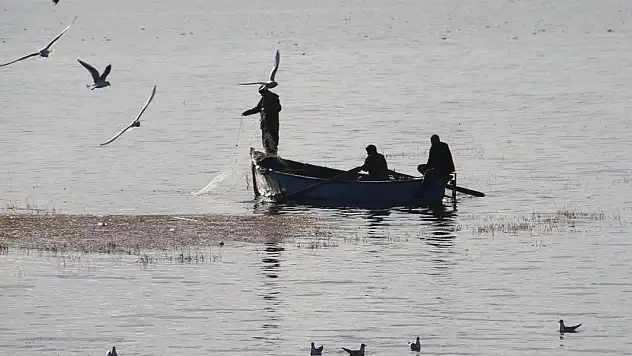 Beyşehir Gölü'nde su ürünleri av yasağı başlıyor