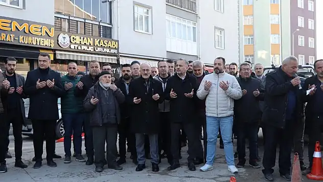 Beyşehir kapalı pazar yeri dualarla hizmete açıldı