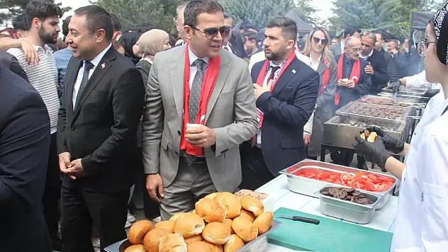 Beyşehir'deki festivalde yöresel lezzetler de görücüye çıkarıldı