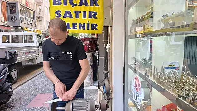 Bıçak bileme ustalarının mesaisi sürüyor
