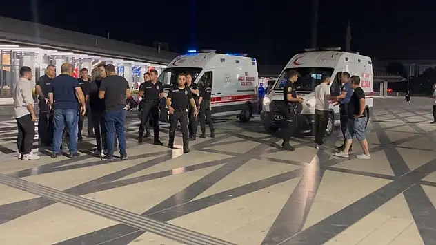 Bıçakla dehşet yaşattı! 14 yaşındaki genç kız 4 kişiyi bıçakladı