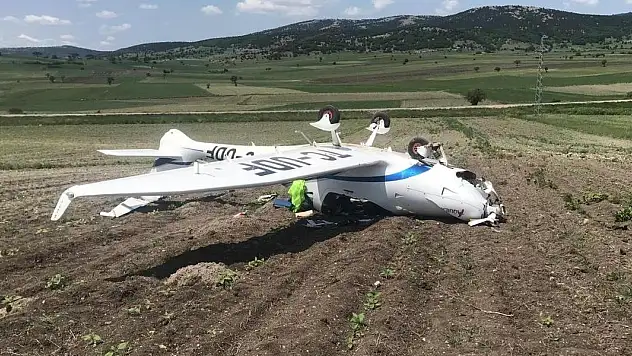 Bilecik'te zorunlu iniş yapan eğitim uçağı ters döndü