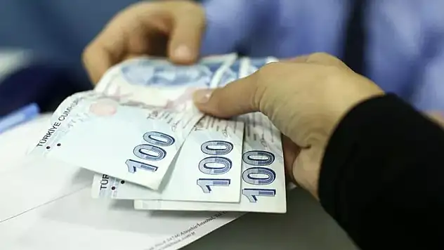 Binlerce kişinin emekliliği iptal edildi! Maaş gitti, borç geldi