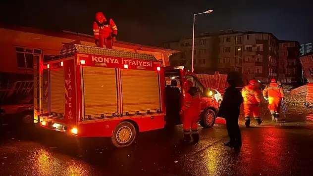 Bir işçi mahsur kaldı! Konya'da yurt inşaatında yangın paniği