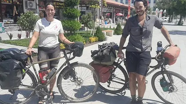 Bisikletleriyle Türkiye turu yapan Kanadalı ikili Karapınar'da