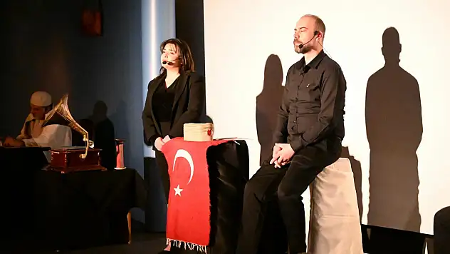 Bizim Akif tiyatro oyunu Konya'da sahnelendi