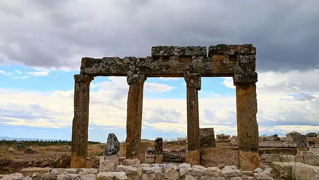 Blaundos'un 2 bin yıllık stadyumu gün yüzüne çıkarılıyor